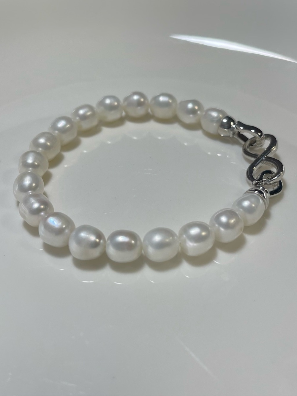 Freshwater Pearl Bracelet with Silver-Tone Infinity Clasp - White 5